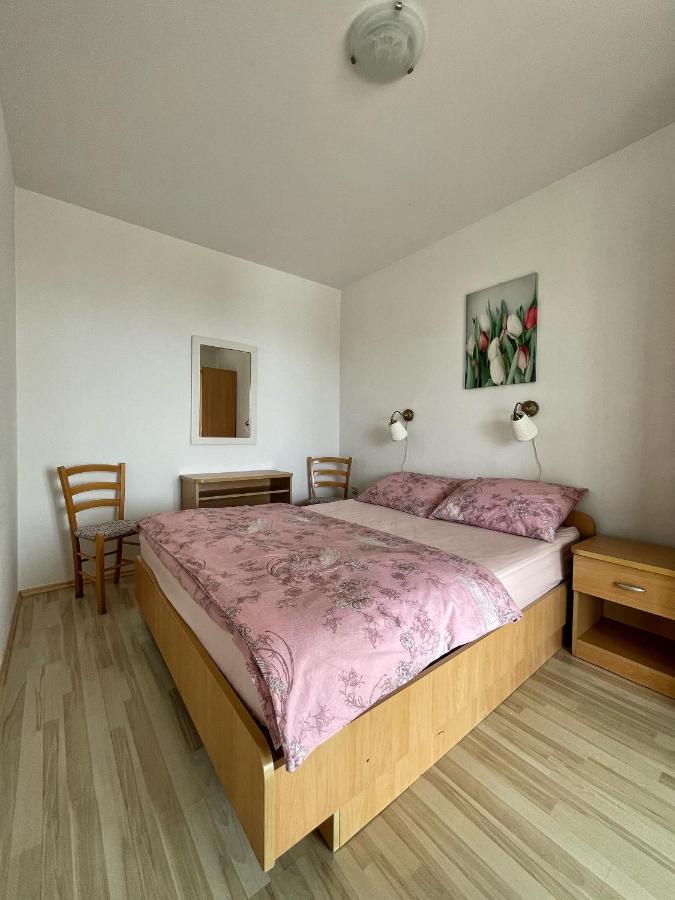 Apartmani Nada Primosten Bagian luar foto