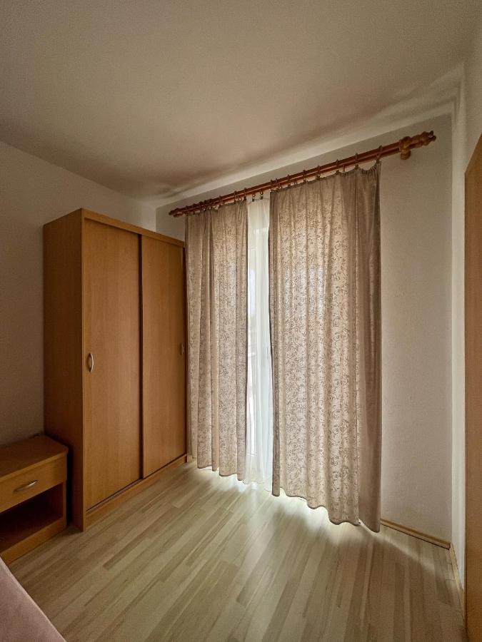 Apartmani Nada Primosten Bagian luar foto