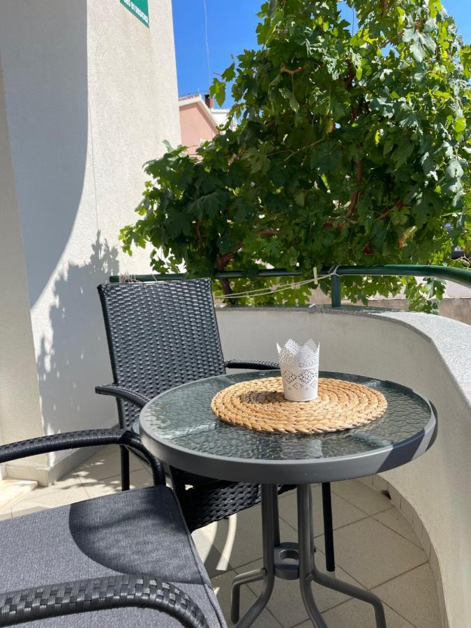 Apartmani Nada Primosten Bagian luar foto