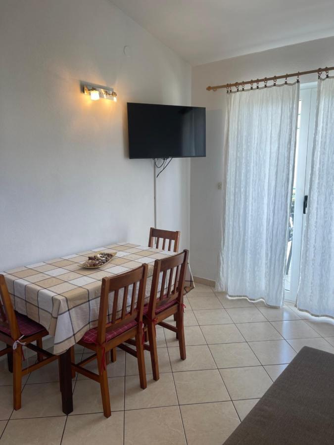 Apartmani Nada Primosten Bagian luar foto
