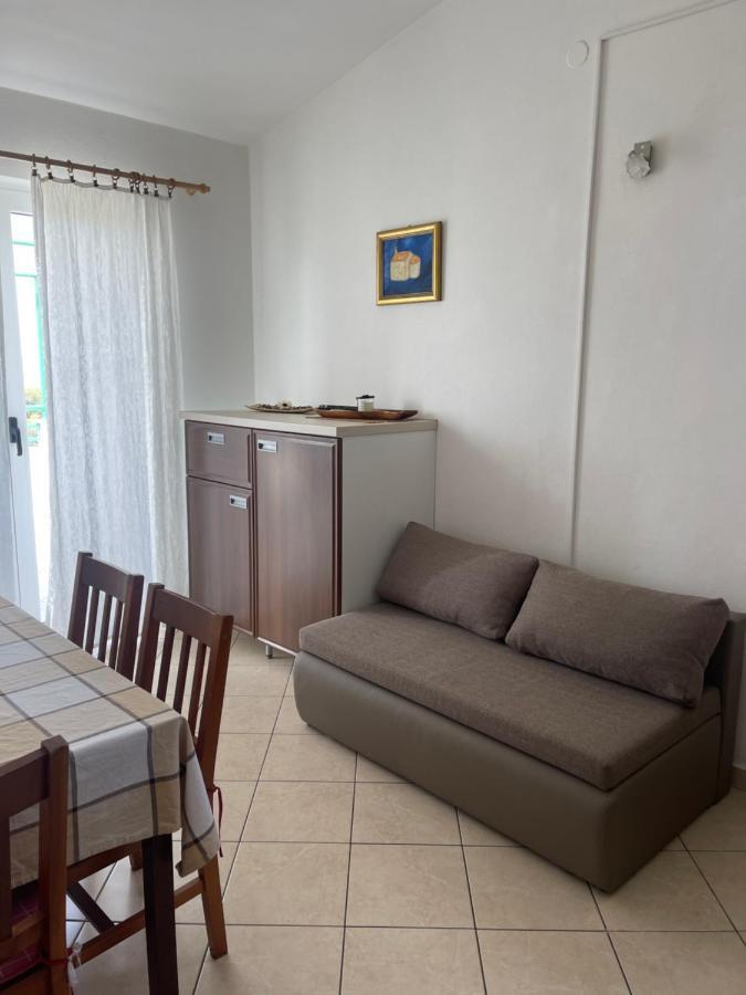 Apartmani Nada Primosten Bagian luar foto