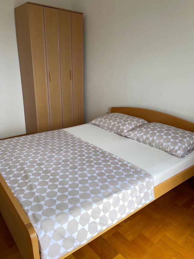 Apartmani Nada Primosten Bagian luar foto