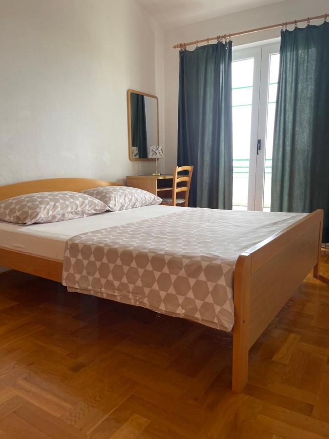 Apartmani Nada Primosten Bagian luar foto